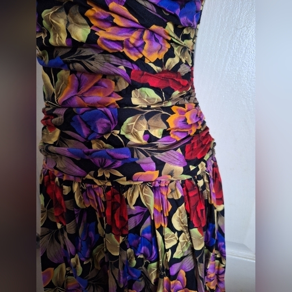 Katie floral strapless dress size 5-6 - Picture 3 of 7